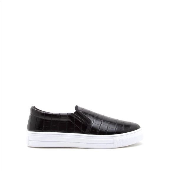 ⚡️CLEARANCE! Vegan Leather Slip On Sneakers - Picture 2 of 5
